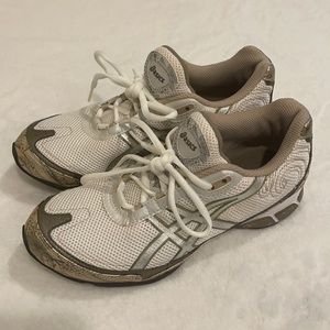 ASICS Stlye #T985N White Gold & Silver